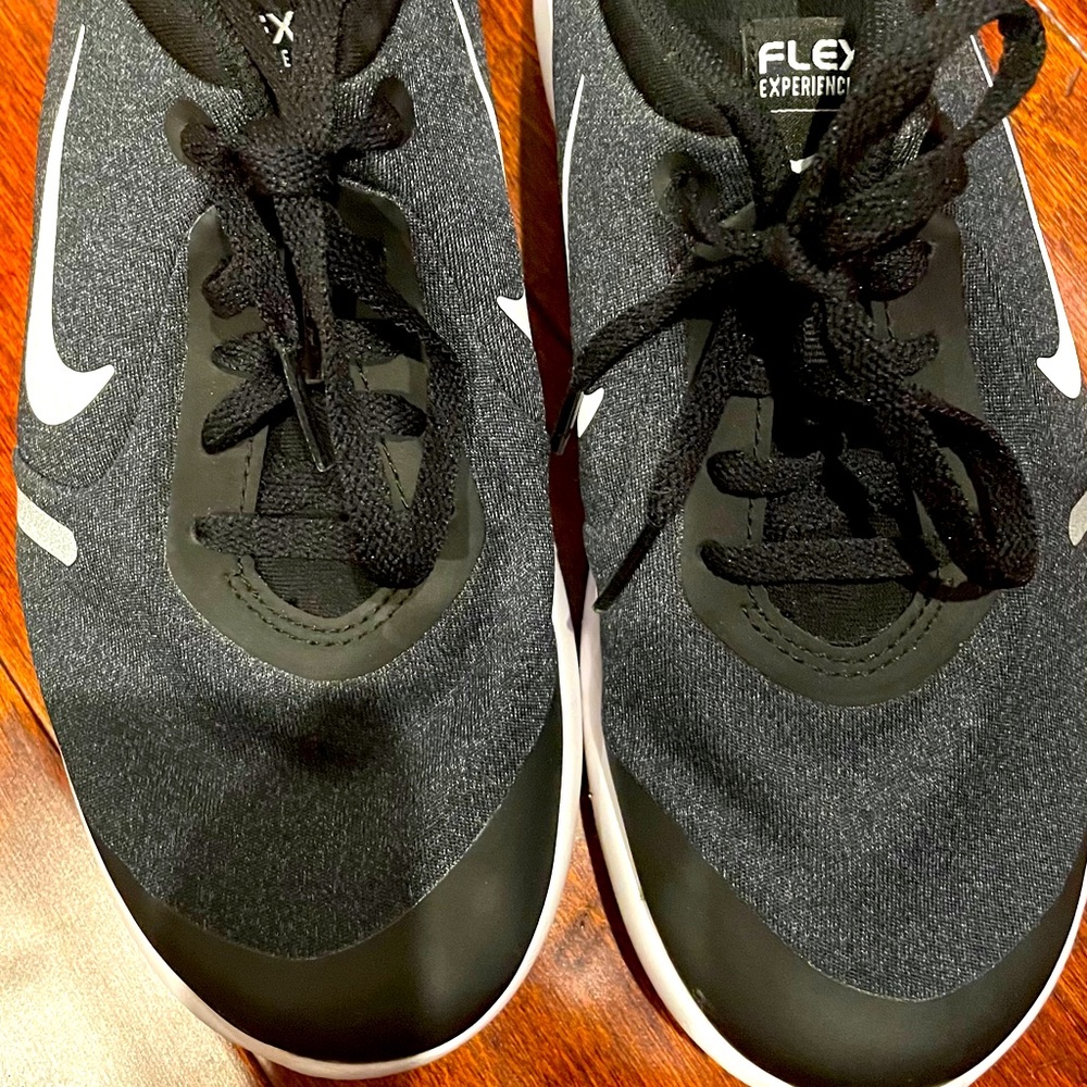 Nike Flex Experience Run 8